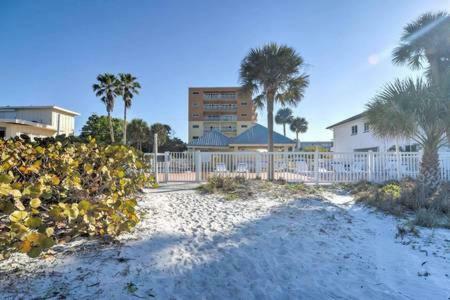 Townhouse At San Remo Apartment Clearwater Beach Exterior photo