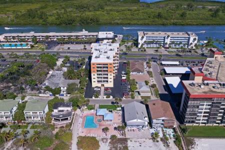Townhouse At San Remo Apartment Clearwater Beach Exterior photo