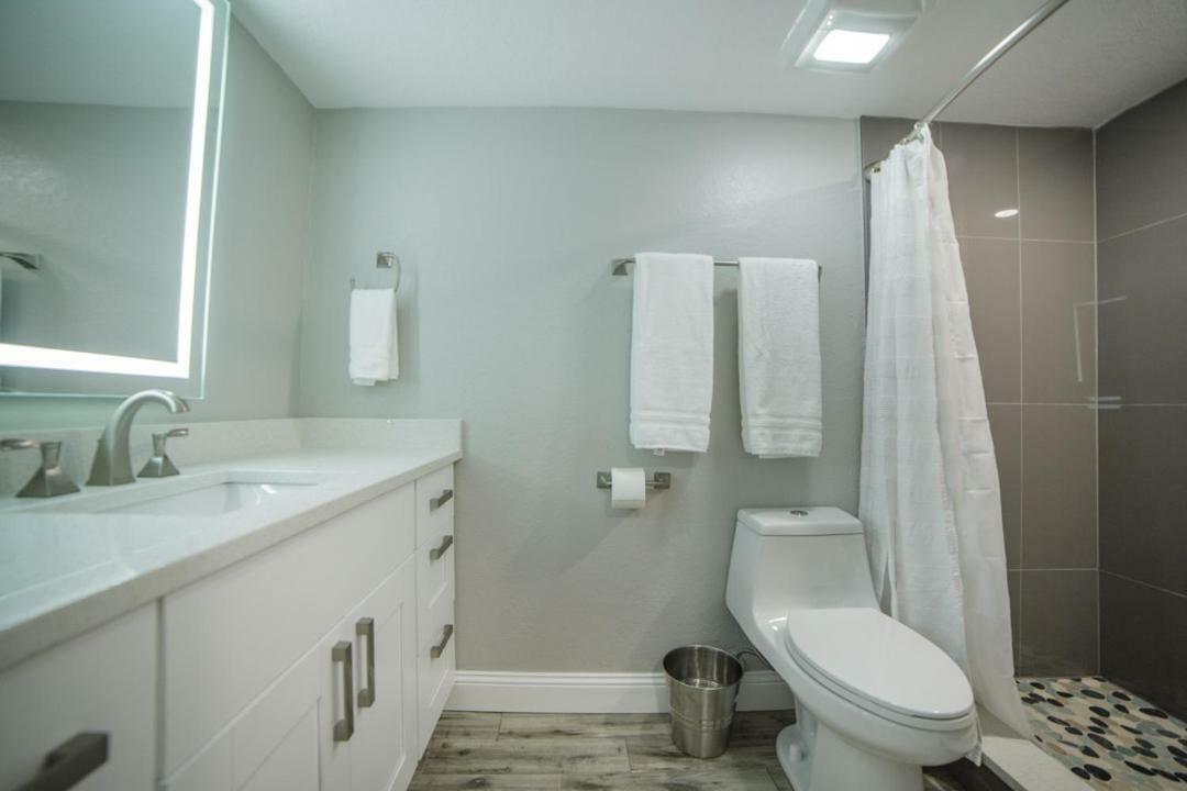 Townhouse At San Remo Apartment Clearwater Beach Exterior photo
