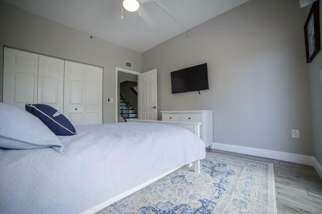 Townhouse At San Remo Apartment Clearwater Beach Exterior photo